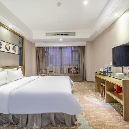 Lnsail Hotel Shenzhen Luohu Port Railway Station ภายนอก รูปภาพ