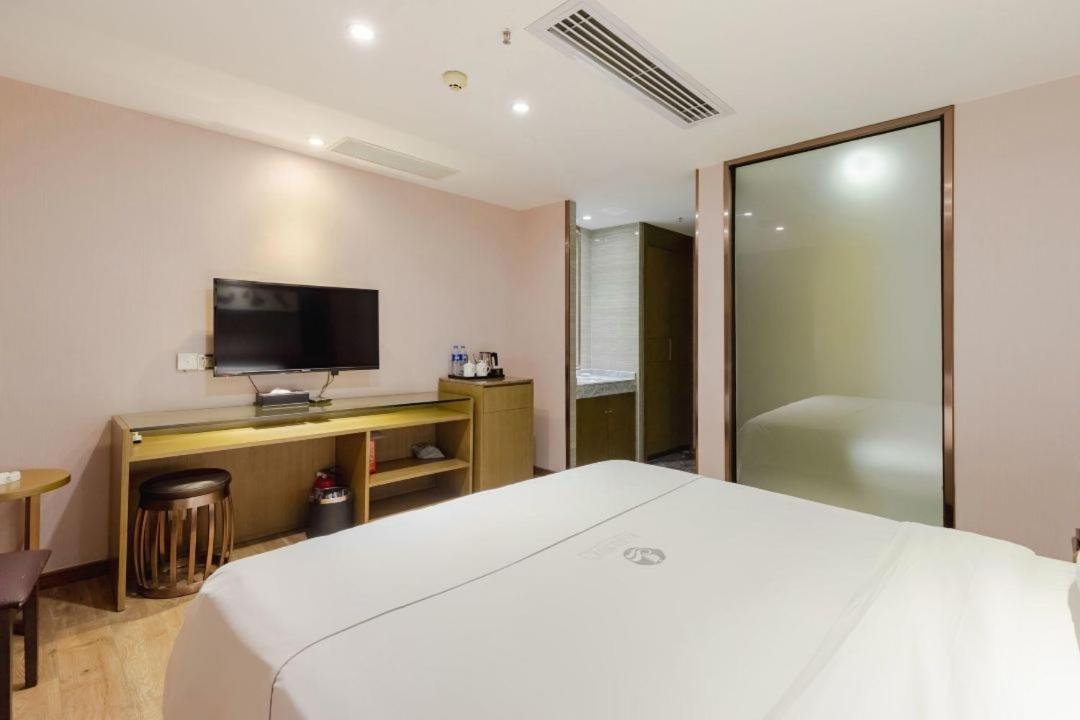 Lnsail Hotel Shenzhen Luohu Port Railway Station ภายนอก รูปภาพ