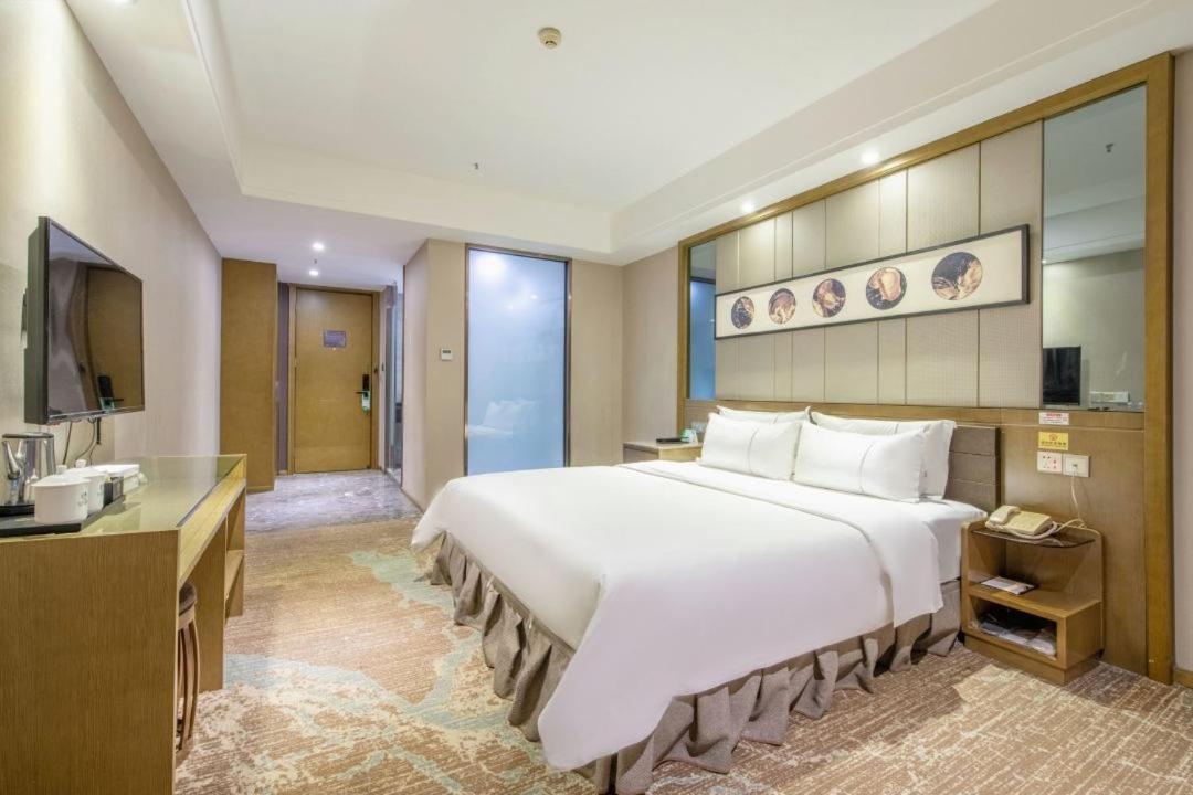Lnsail Hotel Shenzhen Luohu Port Railway Station ภายนอก รูปภาพ